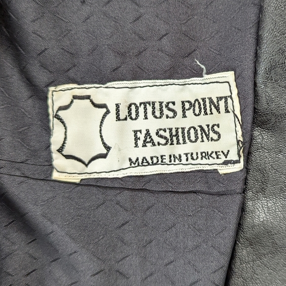 Vintage 80s soft black leather jacket with shoulder pads and leopard det… - Picture 4 of 14